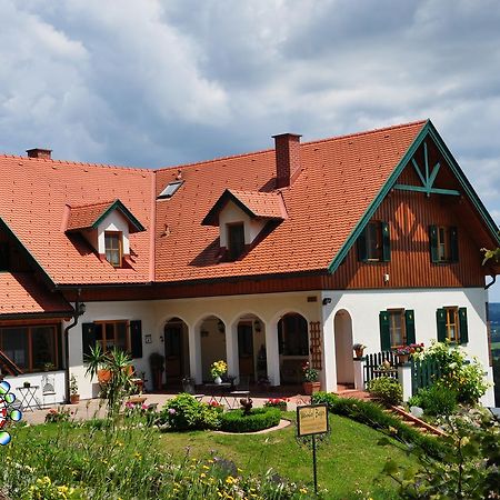 Gmiatliche Stubm Bed & Breakfast Fürstenfeld Dış mekan fotoğraf
